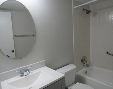 703 Sunny Pine Way - Photo Thumbnail 16