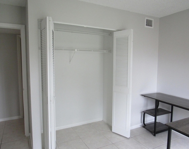 703 Sunny Pine Way - Photo Thumbnail 14