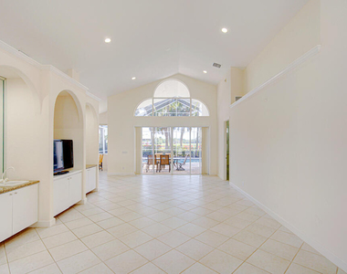 6646 Oakmont Way - Photo Thumbnail 16