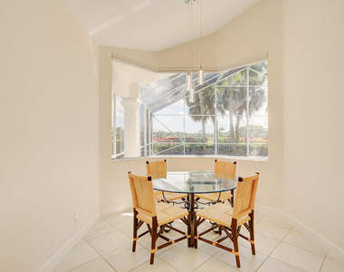 6646 Oakmont Way - Photo Thumbnail 13