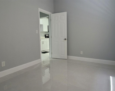 4365 27th Avenue - Photo Thumbnail 8