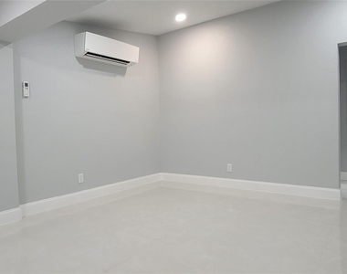 4365 27th Avenue - Photo Thumbnail 12