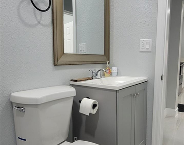 4365 27th Avenue - Photo Thumbnail 4