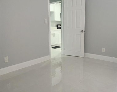 4365 27th Avenue - Photo Thumbnail 14