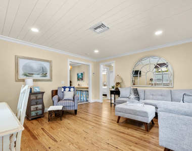 2396 Easy Street - Photo Thumbnail 3