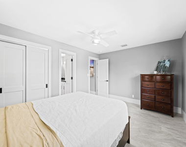 2754 Ne 31st Court - Photo Thumbnail 12