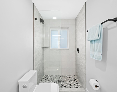 2754 Ne 31st Court - Photo Thumbnail 13