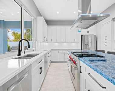 2754 Ne 31st Court - Photo Thumbnail 4