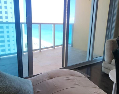 2501 S Ocean Drive - Photo Thumbnail 14