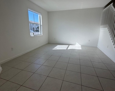 2885 Se 25th Road - Photo Thumbnail 11
