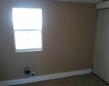 9619 Se 4 Street - Photo Thumbnail 3