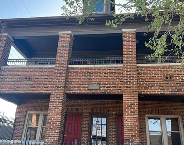 2515 N Douglas Avenue - Photo Thumbnail 4