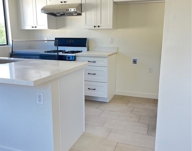 235 W 4th Street - Photo Thumbnail 10
