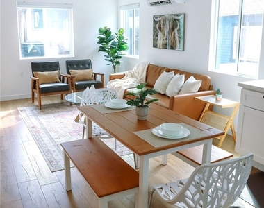 1219 N Alexandria Avenue - Photo Thumbnail 11