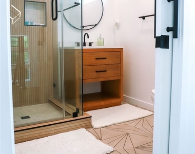 1219 N Alexandria Avenue - Photo Thumbnail 31