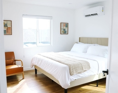 1219 N Alexandria Avenue - Photo Thumbnail 30