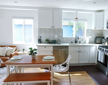 1219 N Alexandria Avenue - Photo Thumbnail 14