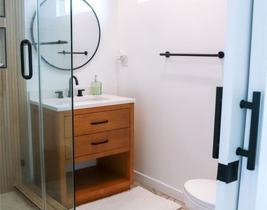 1219 N Alexandria Avenue - Photo Thumbnail 33