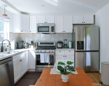1219 N Alexandria Avenue - Photo Thumbnail 20