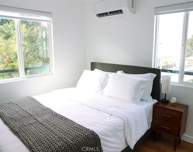 1219 N Alexandria Avenue - Photo Thumbnail 22