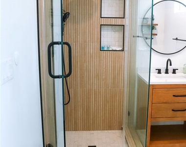 1219 N Alexandria Avenue - Photo Thumbnail 32