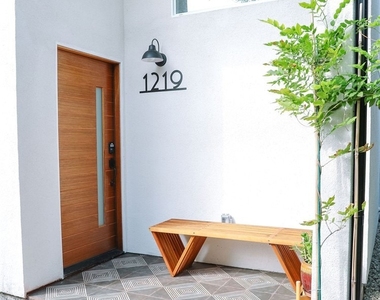 1219 N Alexandria Avenue - Photo Thumbnail 41