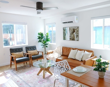1219 N Alexandria Avenue - Photo Thumbnail 3