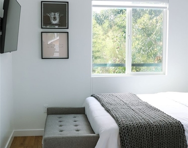 1219 N Alexandria Avenue - Photo Thumbnail 24