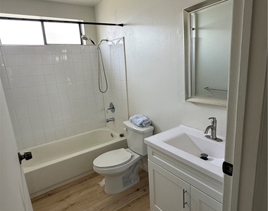 4816 Rosewood - Photo Thumbnail 3