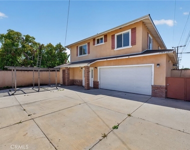 8720 Villa Drive - Photo Thumbnail 20