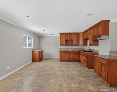 8720 Villa Drive - Photo Thumbnail 9