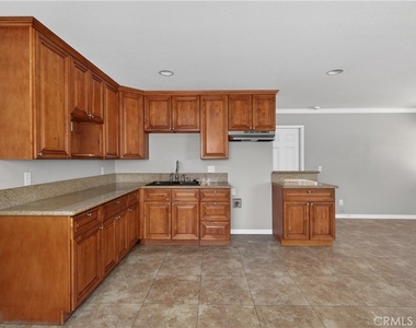 8720 Villa Drive - Photo Thumbnail 11