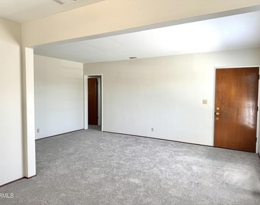 520 Linwood Avenue - Photo Thumbnail 4