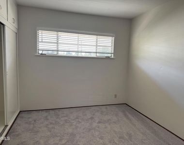 520 Linwood Avenue - Photo Thumbnail 15
