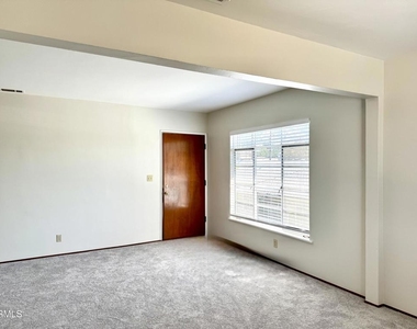 520 Linwood Avenue - Photo Thumbnail 5