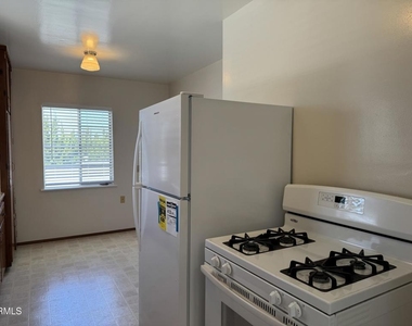520 Linwood Avenue - Photo Thumbnail 6