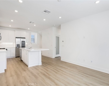3150 Cove Court - Photo Thumbnail 7