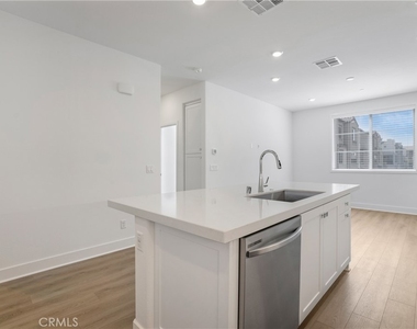 3150 Cove Court - Photo Thumbnail 4