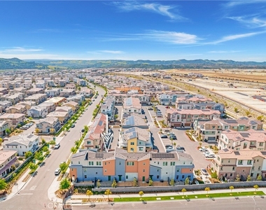 3150 Cove Court - Photo Thumbnail 28