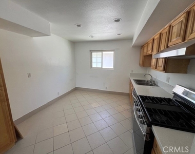 2869 Mendoza Drive - Photo Thumbnail 4