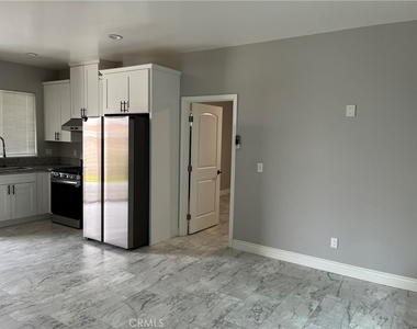 1723 Lincoln Avenue - Photo Thumbnail 4