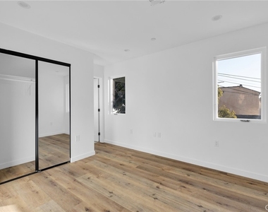 1736 Carmona Avenue - Photo Thumbnail 7