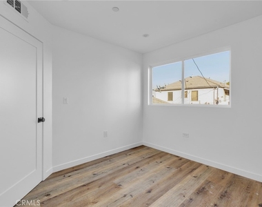 1736 Carmona Avenue - Photo Thumbnail 6