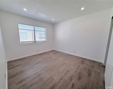 1712 S 6th Street - Photo Thumbnail 11