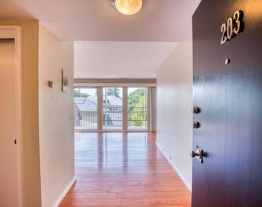 3815 Harrison St - Photo Thumbnail 7
