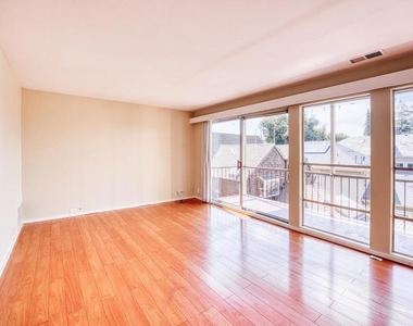3815 Harrison St - Photo Thumbnail 10