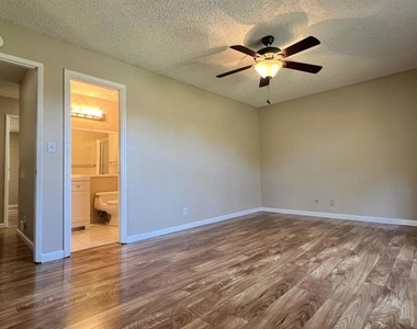 2828 Royal Ann Ln - Photo Thumbnail 22