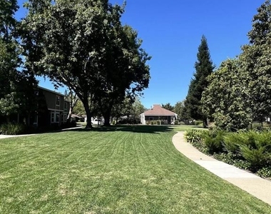 2828 Royal Ann Ln - Photo Thumbnail 54