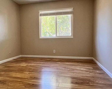 2828 Royal Ann Ln - Photo Thumbnail 32