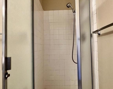 2828 Royal Ann Ln - Photo Thumbnail 40